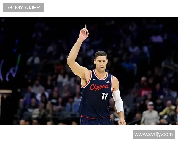布鲁克洛佩斯：从篮球新星到NBA顶尖中锋的辉煌之路